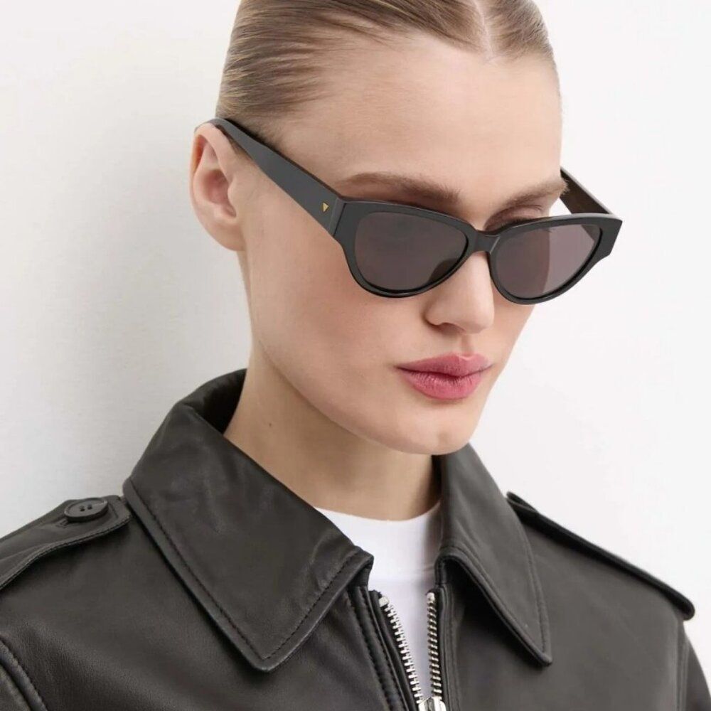 Bottega Veneta Women Sunglasses Black Grey Cat Eye BV1319S 001 BRAND NEW